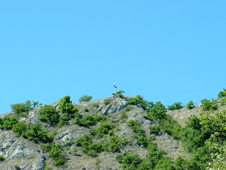 A Kalica-tető szikláin álló kereszt