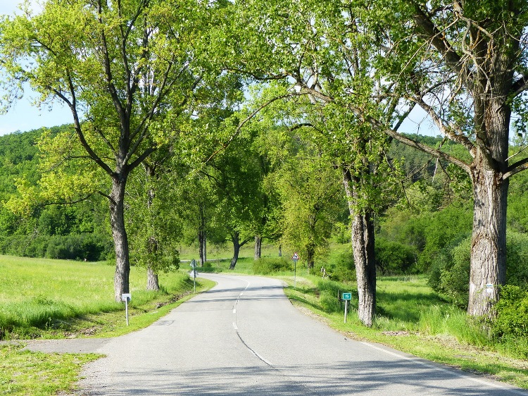 A letérés helye az országútról