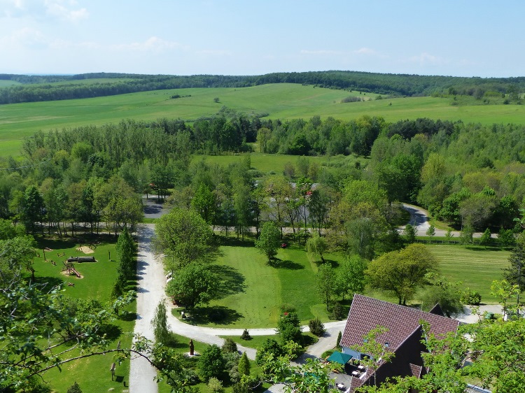 Aggtelek - Kilátás a szikla tetejéről a barlang előtti parkra