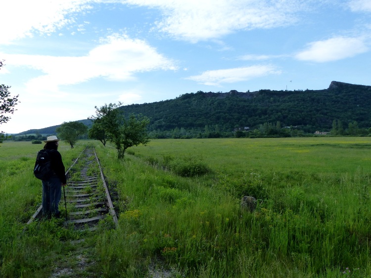 In front of us towers the Esztramos Hill