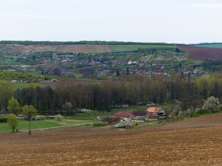 Felsővadász látképe a dombokról