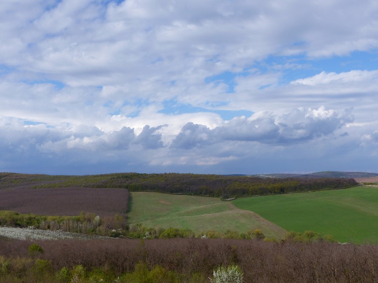 Typical landscape in the Cserehát Hills before Baktakék village