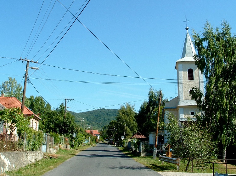 Regéc főutcáján, a Fő úton