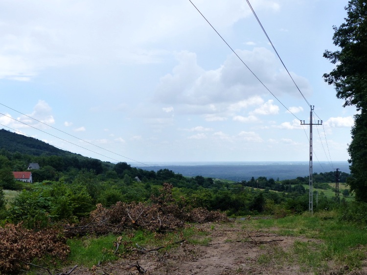 Power lines cross the Bányi-nyereg Col