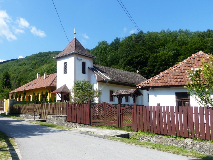 Vágáshuta apró római katolikus temploma