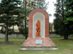 Hosszúpereszteg - Szent Flórián szobra áll a templom előtt