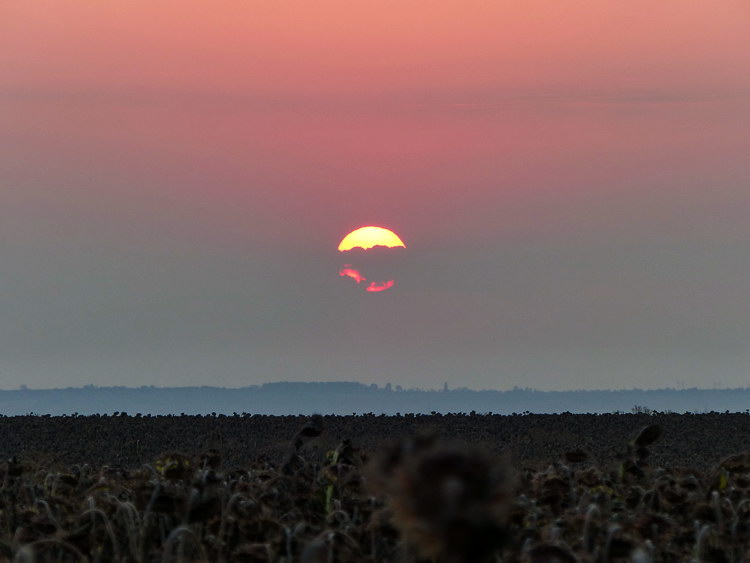 Napfelkelte a sátorozóhelyről nézve