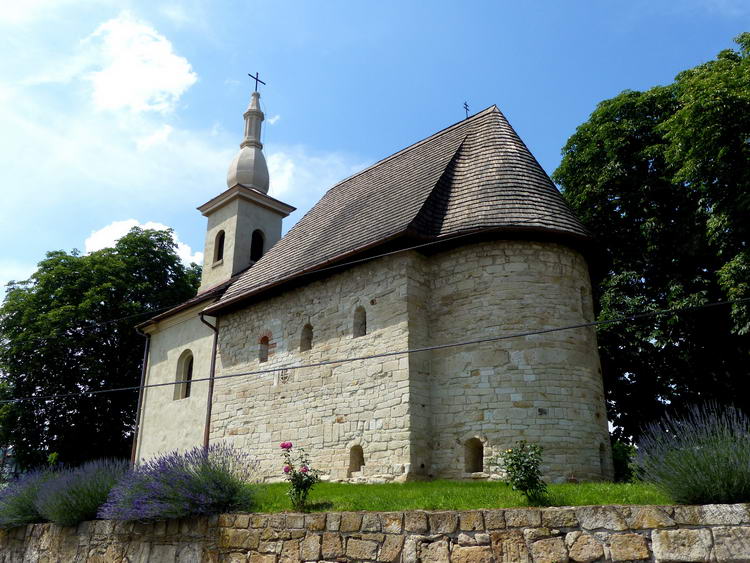 Tarnaszentmária - Árpád-kori templomocska