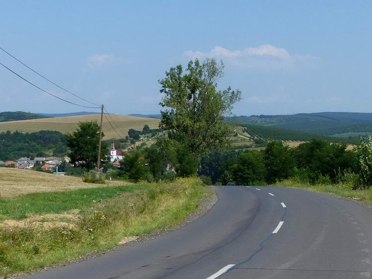 A lejtő végén feltűnt Lak