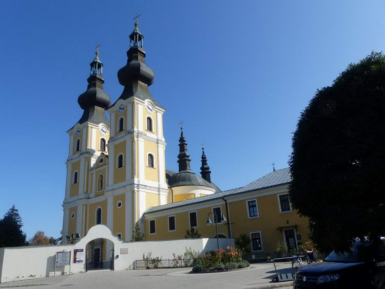 Máriapócs - A zarándoktemplom kívülről...