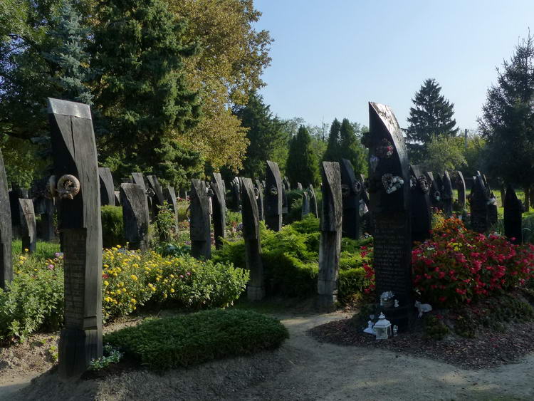 Szatmárcseke - A csónakkopjafás temető