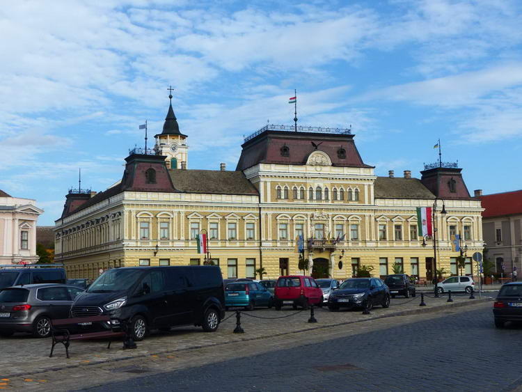 A kempingből kisétáltam a Szentháromság térre