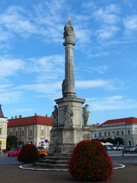 A Szentháromság oszlop közelről