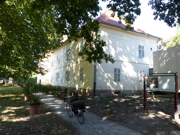 Szigetvár - A vár udvarán álló kastély most múzeum