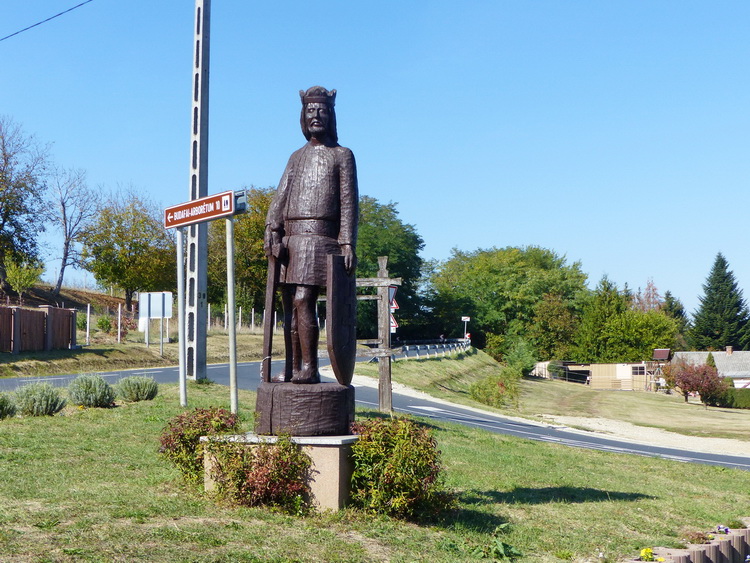 Szent István faszobra Borsfán