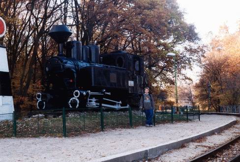 Öreg gőzmozdony a Gyermekvasút végállomásán Öreg gőzmozdony a Gyermekvasút végállomásán