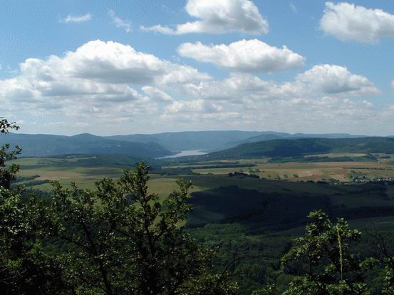 Kilátás a Nagy-Kő-hegyről a Dunakanyarra
