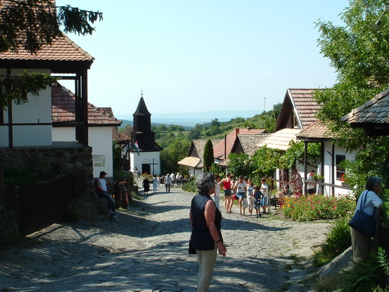 Vasárnap délután érkeztünk Hollókőre