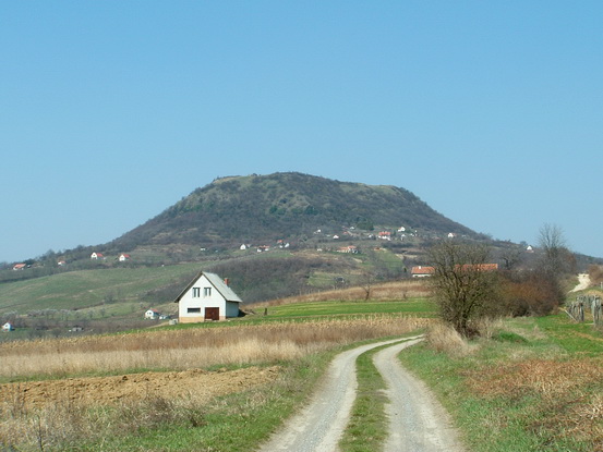 A Csobánc lábainál A Csobánc lábainál