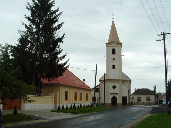 Csénye római katolikus temploma