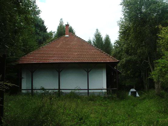 Sátorozás az Eszkála vadászház mellett Sátorozás az Eszkála vadászház mellett
