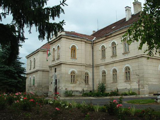 A felsővadászi Rákóczi kastély most iskola