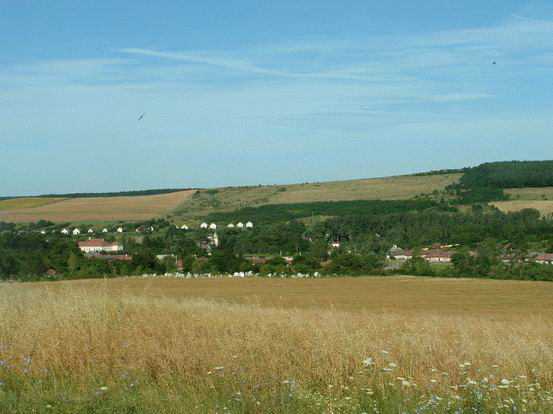 Visszapillantás a mezők felső széléről Felsővadászra