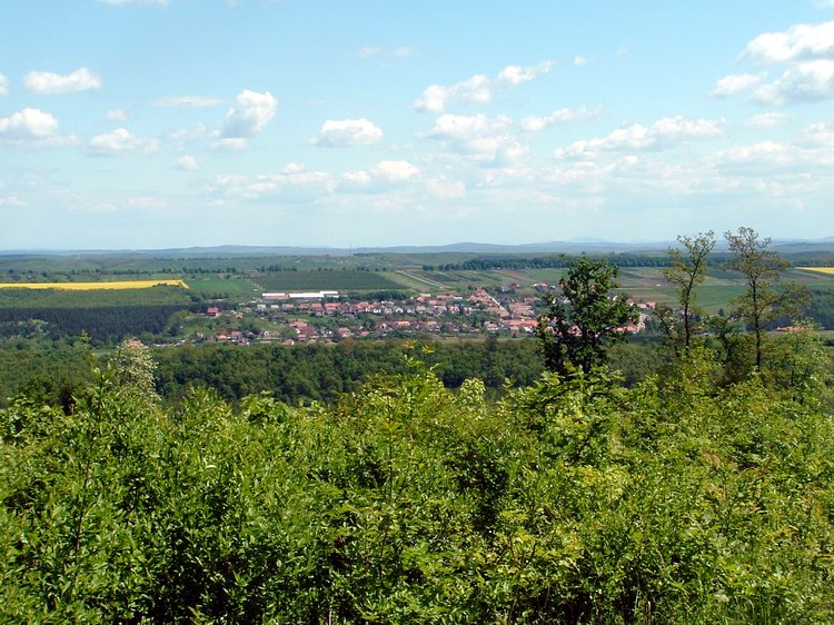 Kilátás Berkenyére a Nagy-Kő-hegy oldalából