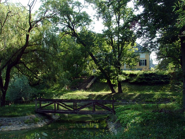 Az alsópetényi Gyurcsányi-Prónay kastély parkja