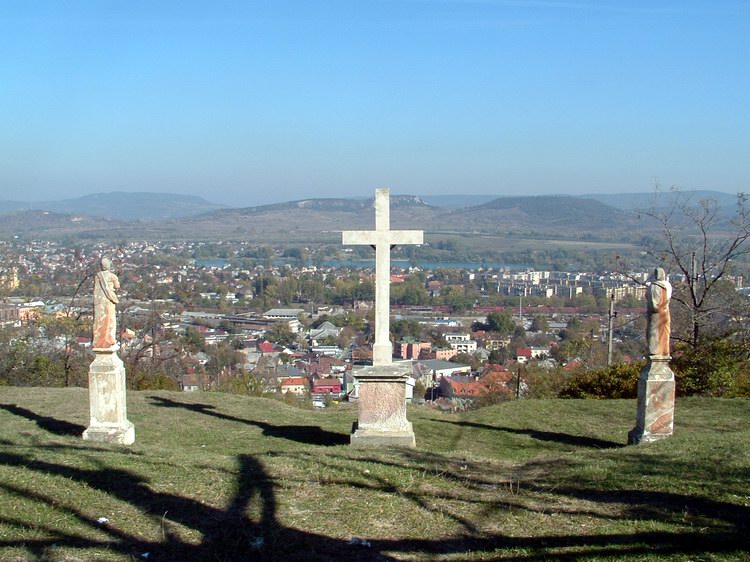 Dorog - Kilátás a Kálvária tetejéről a városra és a távoli Pilisre