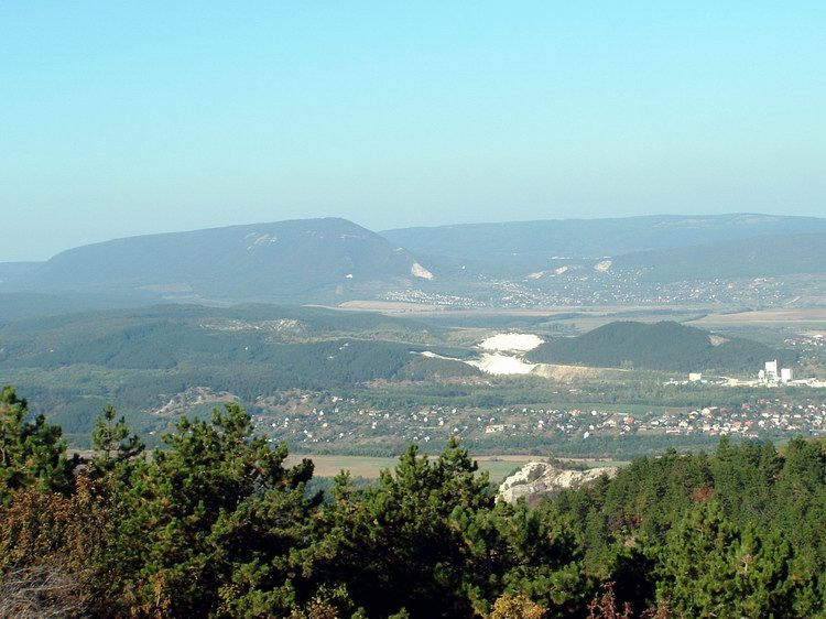 A Nagy-szénás tetején - Kilátás nyugat felé a Pilisre