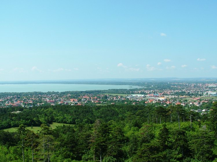 Gyenesdiás - Kilátás Keszthelyre és a Balatonra a Festetics-kilátóból
