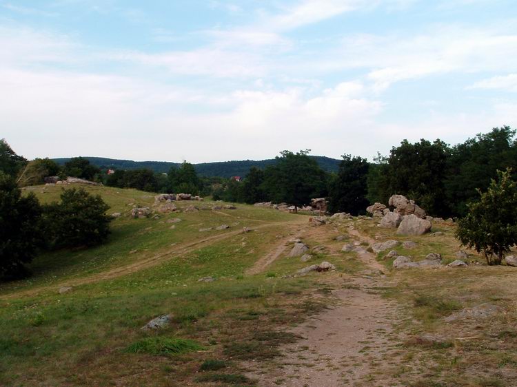 Felkapaszkodtam a Kőtenger dombjának gerincére