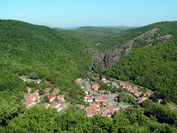 Szarvaskő látképe a Major-tetőről