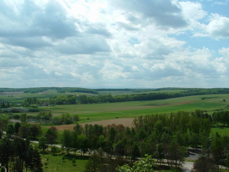 Panoráma a szikla tetején lévő kilátópontból