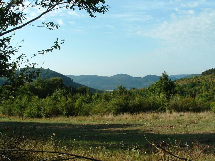 Kilátás a Zsidó-rétről a környező hegyekre