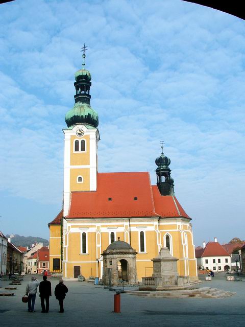 Kőszeg - A Jurisics tér a Szent Imre templommal