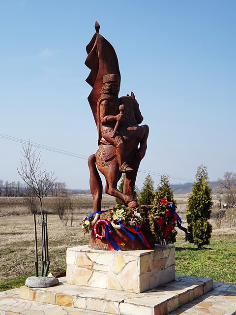 Rákóczi szobor a Romhány és Kétbodony közötti út szélén