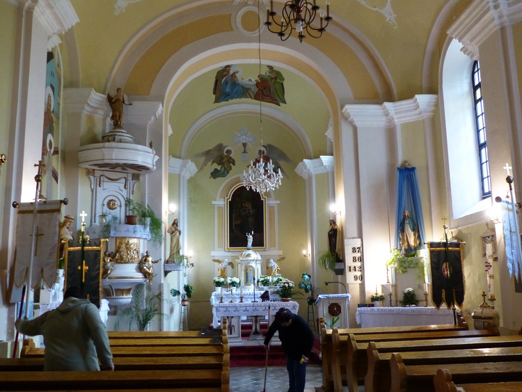 The altar of the Roman Catholic church of Felsővadász