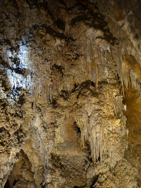 Cseppkövek a Rákóczi-barlangban 1.