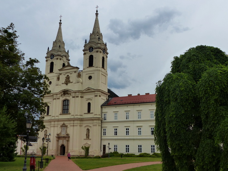 A zirci apátság és a templom