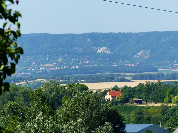 A teraszról is látszik Csókakő vára